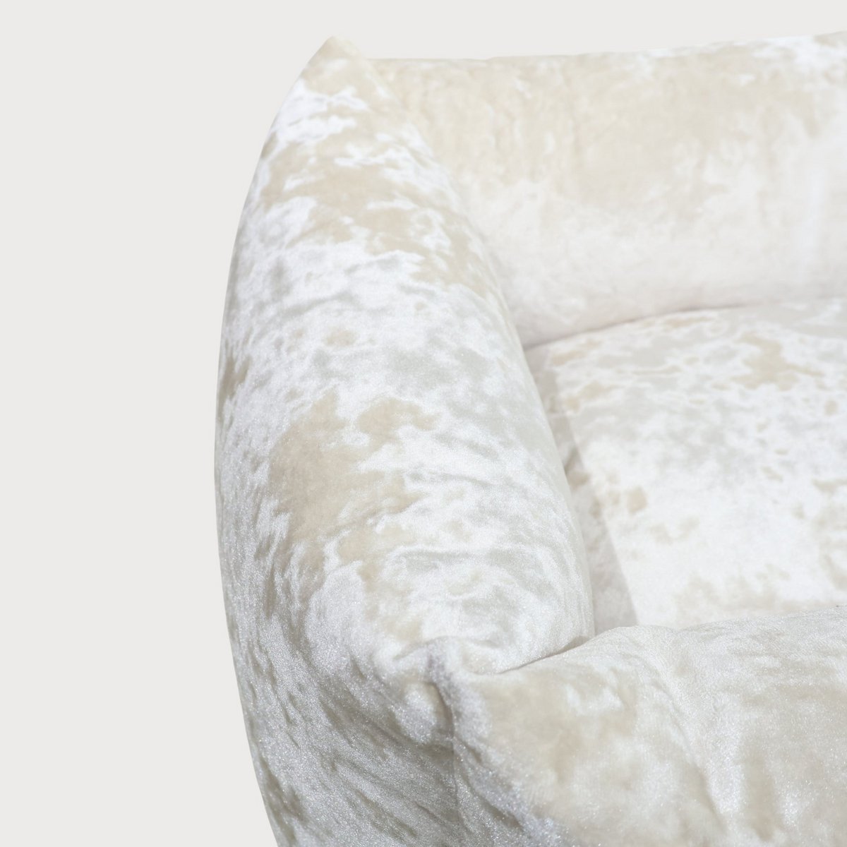 SAPPHIRE Luxury Dog Bed – Sculptural Marble Velvet, Orthopedic Support, Handmade in Europe